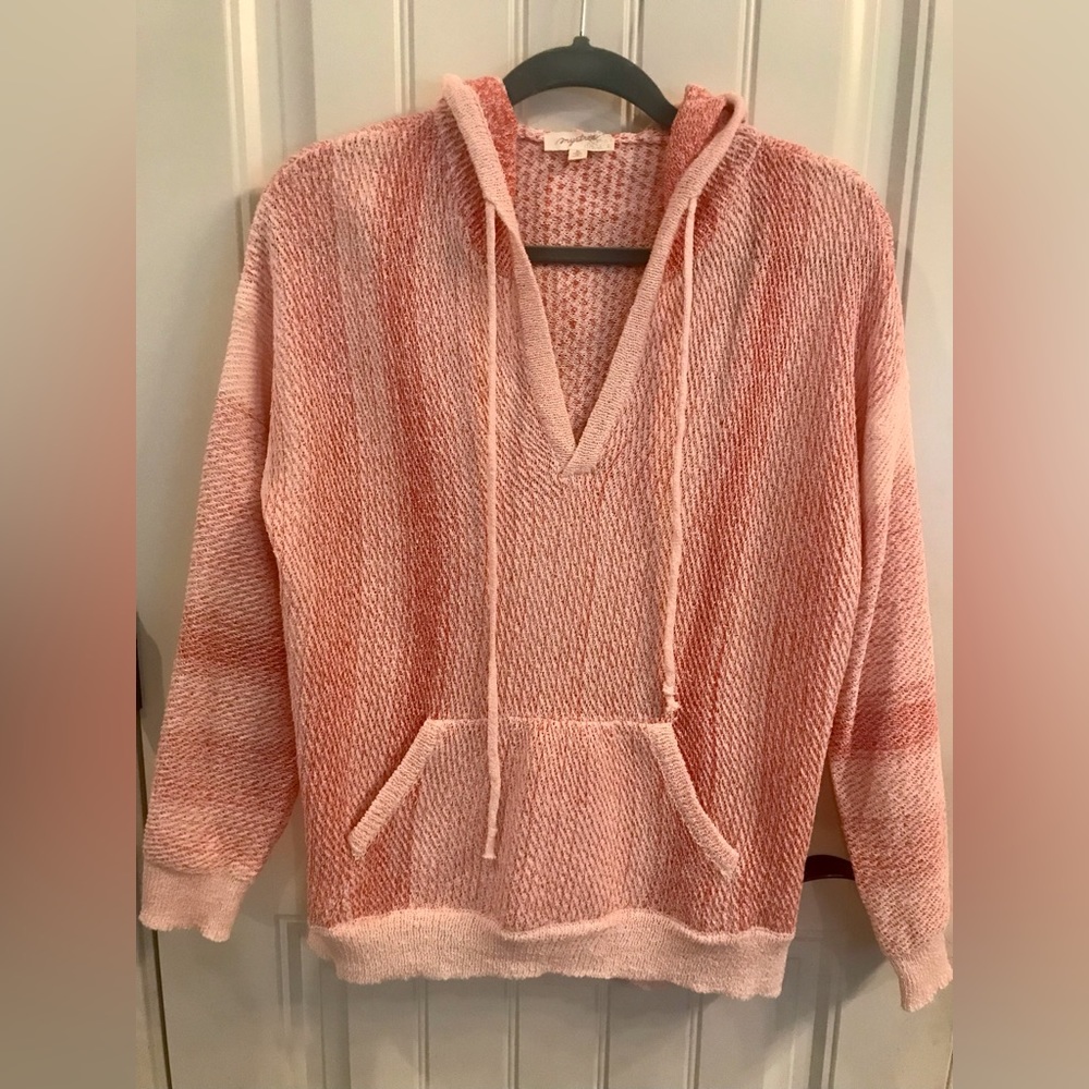 Size M hooded split v neck sweater. Never worn. Peach tones.
